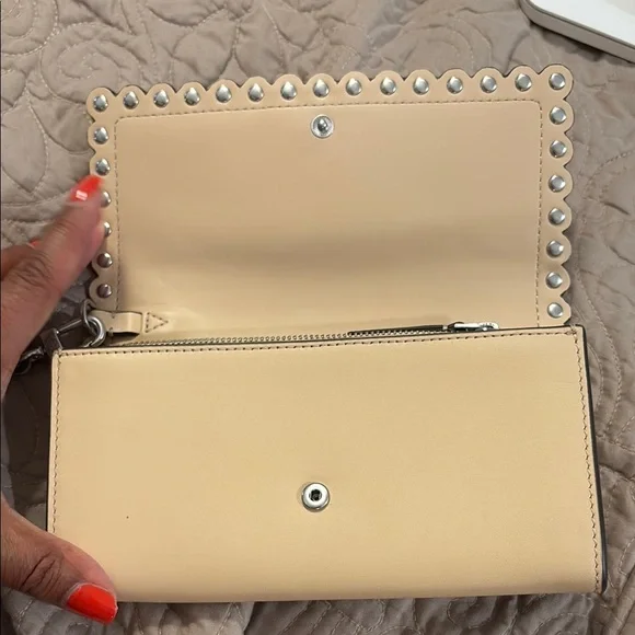 NWT Tory Burch Britten Stud Tan Clutch/wristlet/wallet - Picture 4 of 9